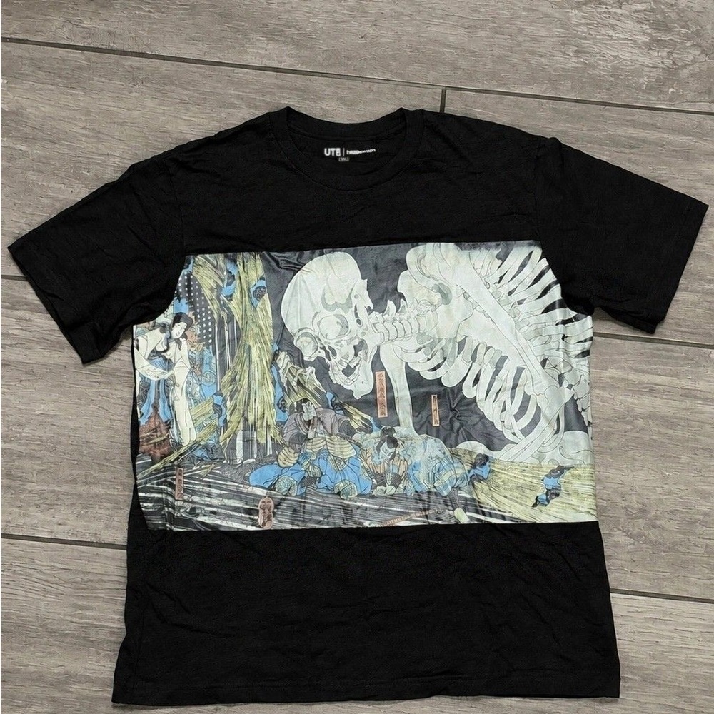 Black Graphic Crewneck T-Shirt with Ukiyo-e Skeleton Print